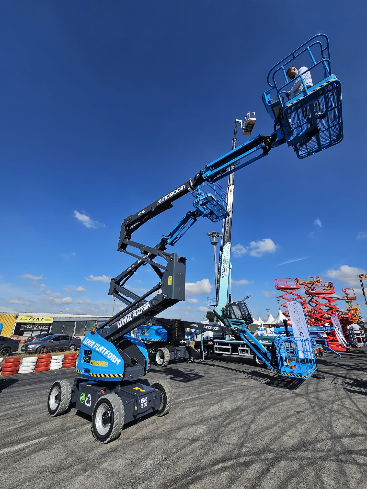 B�ZDEN HABERLER / PLATFORM G�NLER� 2023 AUTODROM �STANBUL FUARINDAYIZ. foto�raf� 21